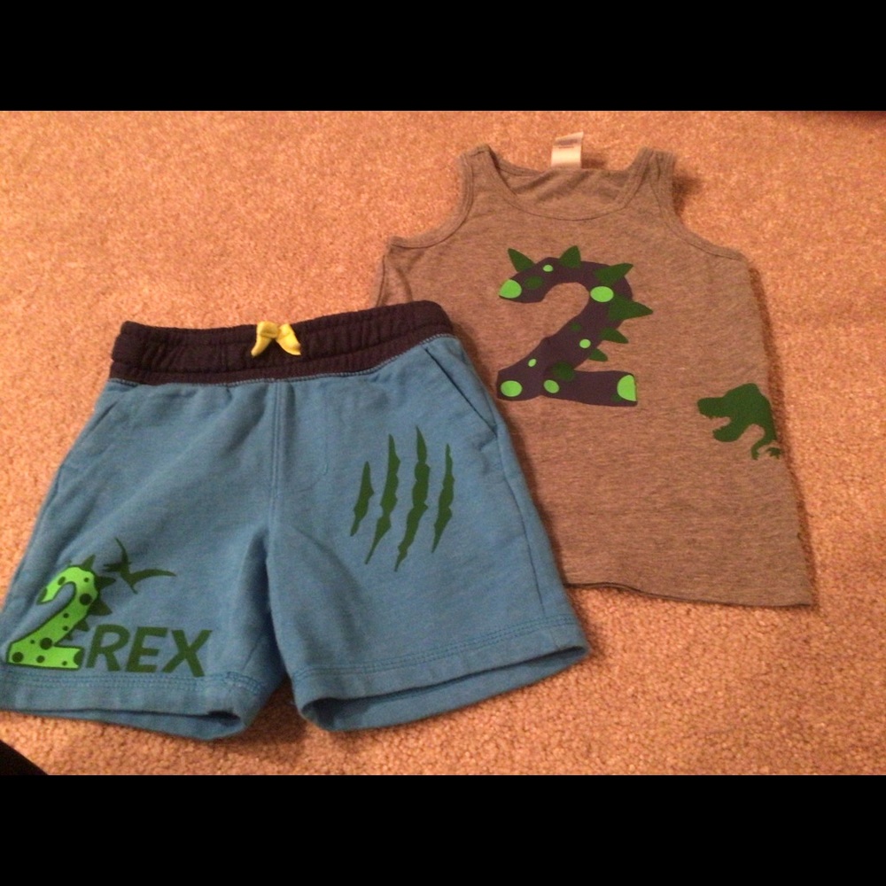 IS THERE A 2 YR OLD LUCA WHO LOVES DINOSAURS??